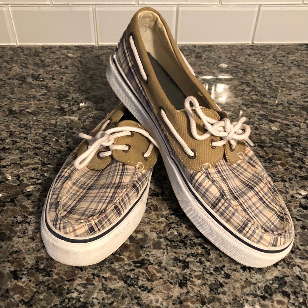 Men’s Maui Surf Company canvas boat shoes